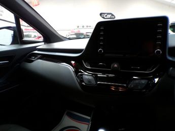 TOYOTA CHR 1.8 DESIGN 5DR CVT