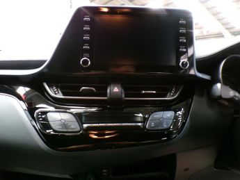 TOYOTA CHR 1.8 DESIGN 5DR CVT