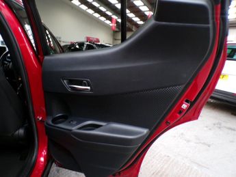 TOYOTA CHR 1.8 DESIGN 5DR CVT