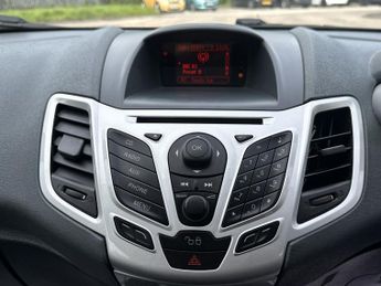 FORD FIESTA 1.2 ZETEC 3DR Manual