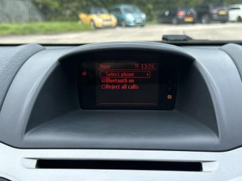 FORD FIESTA 1.2 ZETEC 3DR Manual