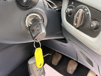 FORD FIESTA 1.2 ZETEC 3DR Manual