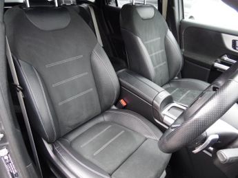 MERCEDES-BENZ GLA-CLASS 1.3 GLA 200 AMG LINE PREMIUM 5DR AUTOMATIC