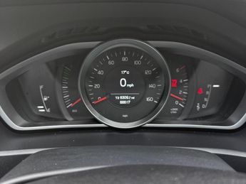 VOLVO V40 2.0 D4 CROSS COUNTRY LUX NAV 5DR Automatic