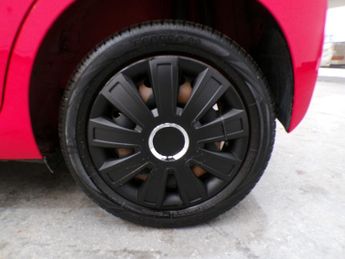 TOYOTA AYGO 1.0 VVT-I X-PLAY 5DR Manual