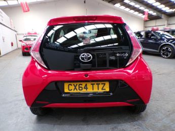 TOYOTA AYGO 1.0 VVT-I X-PLAY 5DR Manual