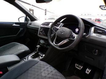 VOLKSWAGEN TIGUAN 1.5 R-LINE TSI DSG 5DR Semi Automatic