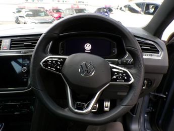 VOLKSWAGEN TIGUAN 1.5 R-LINE TSI DSG 5DR Semi Automatic