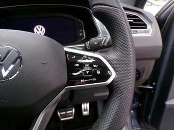 VOLKSWAGEN TIGUAN 1.5 R-LINE TSI DSG 5DR Semi Automatic