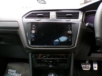 VOLKSWAGEN TIGUAN 1.5 R-LINE TSI DSG 5DR Semi Automatic