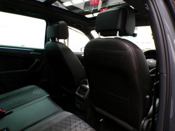 VOLKSWAGEN TIGUAN 1.5 R-LINE TSI DSG 5DR Semi Automatic