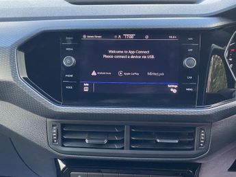 VOLKSWAGEN T-CROSS 1.0 R-LINE TSI DSG 5DR Semi Automatic