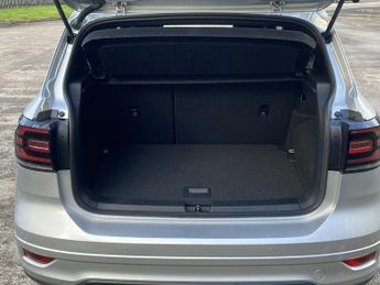 VOLKSWAGEN T-CROSS 1.0 R-LINE TSI DSG 5DR Semi Automatic
