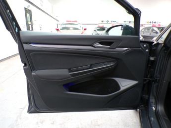 VOLKSWAGEN GOLF 2.0 STYLE TDI DSG 5DR Semi Automatic