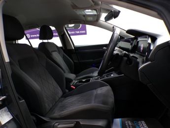 VOLKSWAGEN GOLF 2.0 STYLE TDI DSG 5DR Semi Automatic