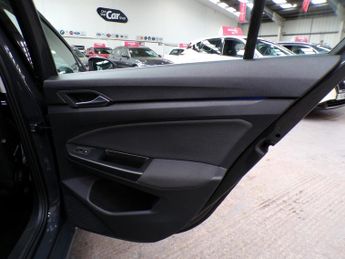 VOLKSWAGEN GOLF 2.0 STYLE TDI DSG 5DR Semi Automatic
