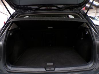 VOLKSWAGEN GOLF 2.0 STYLE TDI DSG 5DR Semi Automatic