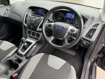 FORD FOCUS 1.6 ZETEC NAVIGATOR TDCI 5DR Manual
