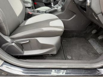 FORD FOCUS 1.6 ZETEC NAVIGATOR TDCI 5DR Manual