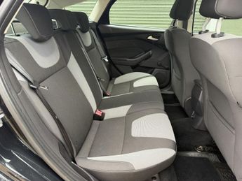 FORD FOCUS 1.6 ZETEC NAVIGATOR TDCI 5DR Manual