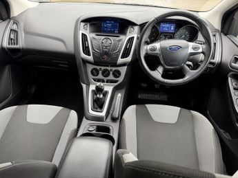 FORD FOCUS 1.6 ZETEC NAVIGATOR TDCI 5DR Manual