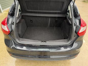FORD FOCUS 1.6 ZETEC NAVIGATOR TDCI 5DR Manual