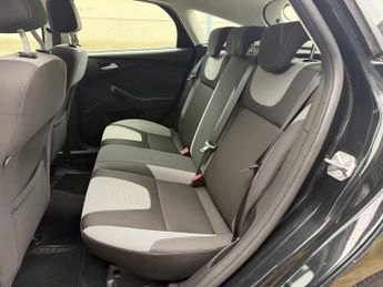 FORD FOCUS 1.6 ZETEC NAVIGATOR TDCI 5DR Manual
