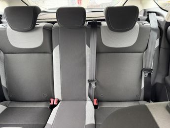 FORD FOCUS 1.6 ZETEC NAVIGATOR TDCI 5DR Manual