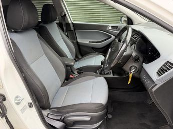 HYUNDAI I20 1.2 MPi PREMIUM 5DR Manual