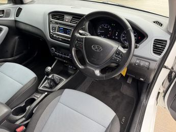 HYUNDAI I20 1.2 MPi PREMIUM 5DR Manual