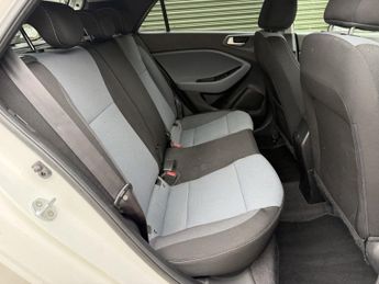 HYUNDAI I20 1.2 MPi PREMIUM 5DR Manual