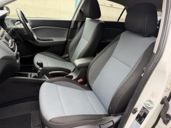 HYUNDAI I20 1.2 MPi PREMIUM 5DR Manual
