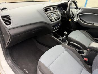 HYUNDAI I20 1.2 MPi PREMIUM 5DR Manual