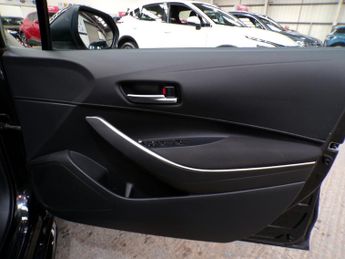 TOYOTA COROLLA 1.8 DESIGN 5DR CVT