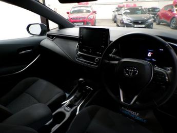 TOYOTA COROLLA 1.8 DESIGN 5DR CVT