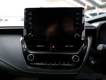 TOYOTA COROLLA 1.8 DESIGN 5DR CVT