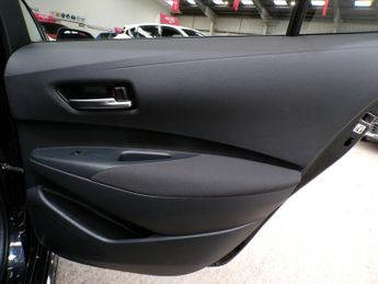 TOYOTA COROLLA 1.8 DESIGN 5DR CVT
