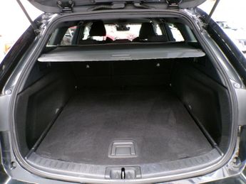 TOYOTA COROLLA 1.8 DESIGN 5DR CVT