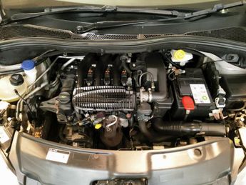PEUGEOT 208 1.2 ALLURE 5DR Manual
