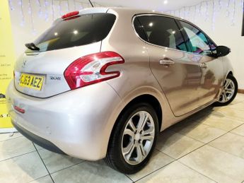 PEUGEOT 208 1.2 ALLURE 5DR Manual