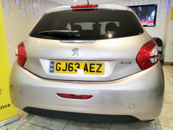 PEUGEOT 208 1.2 ALLURE 5DR Manual
