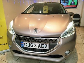PEUGEOT 208 1.2 ALLURE 5DR Manual
