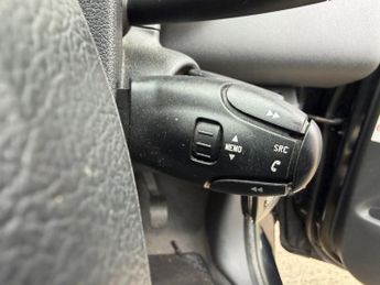 PEUGEOT 5008 1.6 HDI EXCLUSIVE 5DR Manual