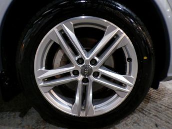 AUDI Q5 2.0 TDI QUATTRO S LINE 5DR Semi Automatic
