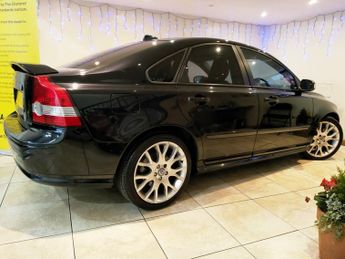 VOLVO S40 2.0 SE SPORT D 4DR Manual