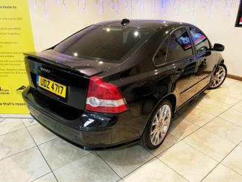 VOLVO S40 2.0 SE SPORT D 4DR Manual