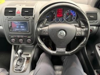 VOLKSWAGEN GOLF 3.2 V6 R32 DSG 4Motion