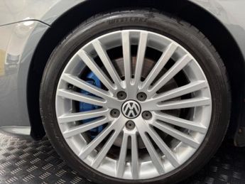 VOLKSWAGEN GOLF 3.2 V6 R32 DSG 4Motion