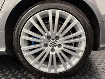 VOLKSWAGEN GOLF 3.2 V6 R32 DSG 4Motion