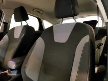 FORD FOCUS 1.6 ZETEC 5DR Manual